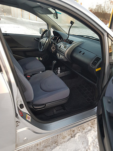 Honda Jazz 1.3(61кВт)автомат. (6 фото из 13)