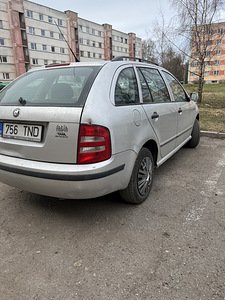 Аренда автомобиля (4 фото из 7)