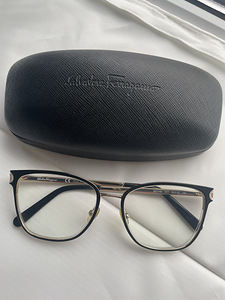 Salvatore Ferragamo SF2150 (2 foto / 9)