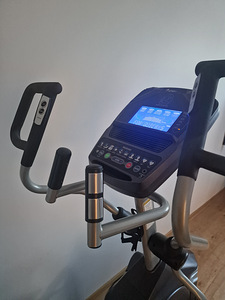 Elliptiline trenažöör Spirit Fitness XE395 (electromagnetic) (6 foto / 6)