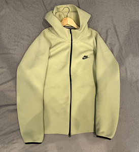 Nike Tech Fleece (1 фото из 5)
