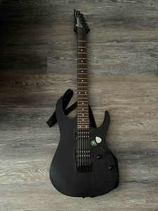 RGRT421 IBANEZ ELECTRIC GUITAR (1 foto / 2)