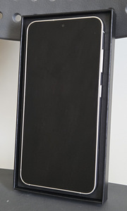 Samsung Galaxy S24 (1 foto / 3)