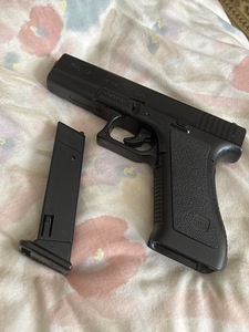 AIRSOFT GUN GLOCK 17 (3 foto / 6)