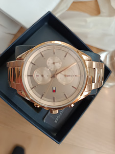 Uus Tommy Hilfiger naiste käekell (2 foto / 6)