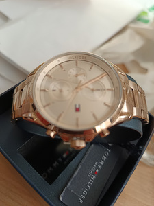Uus Tommy Hilfiger naiste käekell (4 foto / 6)