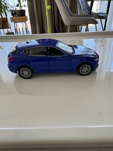 Lasteauto Maserati Levante (mudel) (6 foto / 8)
