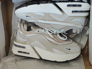 Müüa uued Nike tossud (suurus 38 on väike) (7 foto / 10)