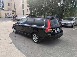 Volvo V70 (3 фото из 14)