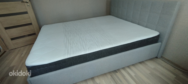Кровать с матрацем (фото #1)