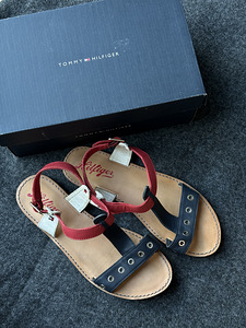 Tommy Hilfiger Sandaalid (1 foto / 4)