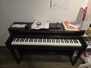 Yamaha klaver, пианино, фортепиано (2 фото из 3)