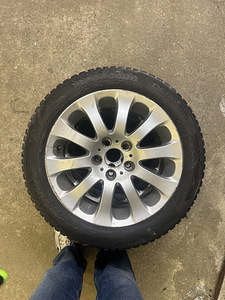 4 диска BMW R17 + шипованная резина Nokian 225/50 R17 (3 фото из 8)
