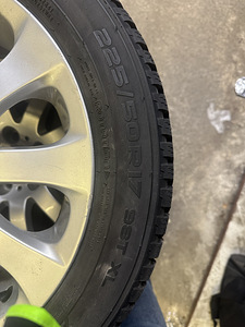 4 диска BMW R17 + шипованная резина Nokian 225/50 R17 (7 фото из 8)