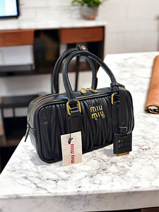 Käekott MIU MIU (1 foto / 2)