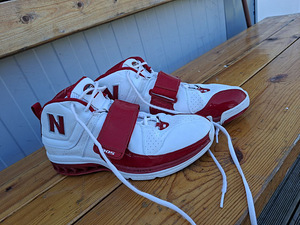NEW BALANCE BB905 (1 foto / 4)