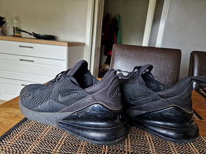 Nike AIR 270 s46 BLACK (2 foto / 3)