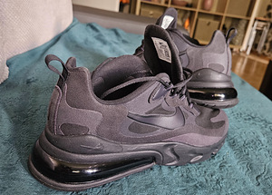 Nike AIR React 270 размер 46 НОВЫЕ!!! (2 фото из 3)