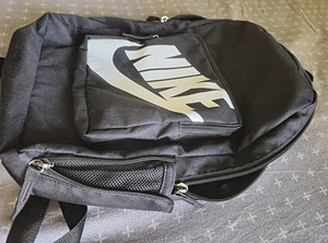 Рюкзак Nike (3 фото из 3)