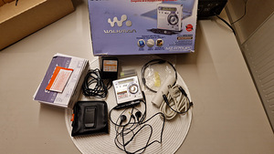Sony MZ-R700PC recording minidisc walkman (1 foto / 5)