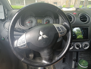 Mitsubishi Colt facelift 2009 (8 foto / 8)