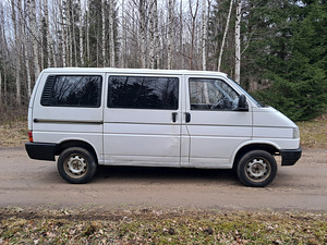 Volkswagen Caravelle (4 фото из 7)