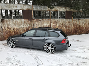 BMW E91 320d Shadowline 6k мануал (7 фото из 14)