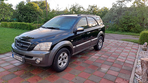 Kia Sorento (1 foto / 13)