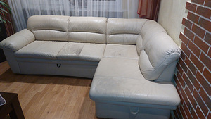 Угловой диван, кожа. (1 фото из 3)