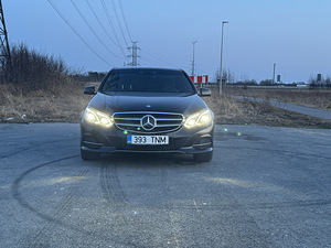 Mercedes-Benz E220 (12 фото из 15)