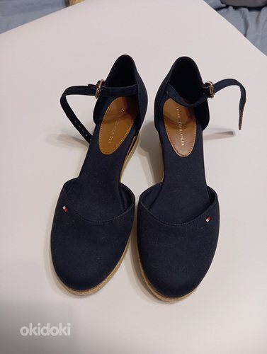 TOMMY HILFIGER 'ELBA' темно-синие сандалии