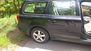 Volvo V70 (12 фото из 13)
