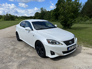 Lexus IS250 F-sport (3 foto / 11)
