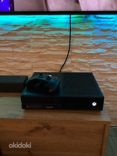 Xbox One 500 ГБ (фото #1)