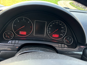 Audi A4 114kw 2002г (4 фото из 9)