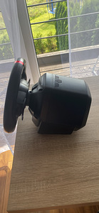 Thrustmaster rool ja pedaalid (2 foto / 6)