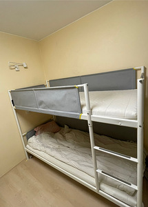 Kahekorruseline voodi, laud, kapp (3 foto / 3)
