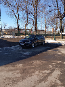 Отдам в хорошие руки Пежо 308 универсал бензин, 1.2 ,2019г. (2 фото из 7)