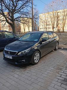 Отдам в хорошие руки Пежо 308 универсал бензин, 1.2 ,2019г. (4 фото из 7)