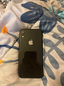 iPhone XR (2 foto / 6)