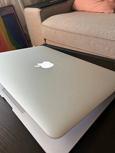 MacBook Air (13-inch, 2017) (4 foto / 5)