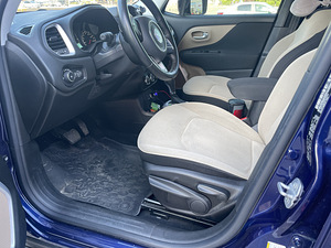 Jeep Renegade Ukraina numbrimärkidega (3 foto / 6)