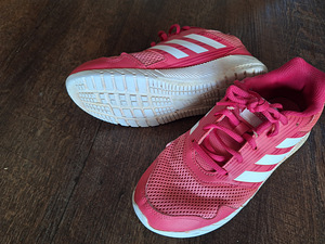 Кроссовки Adidas размер 36 (1 фото из 3)