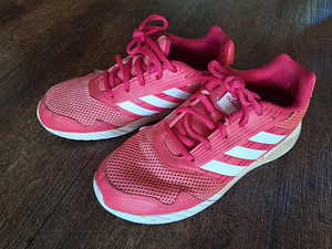 Кроссовки Adidas размер 36 (2 фото из 3)