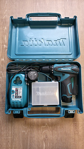 Akutrell Makita DF330D+2 akut+laadija+kohver (1 foto / 4)