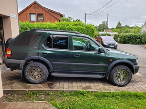 Opel Frontera 2.2D (4 фото из 8)