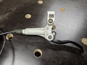 Shimano hüdraulilised pidurid (5 foto / 10)