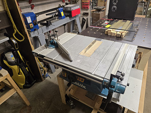 Saepink Makita MLT100N (2 foto / 7)