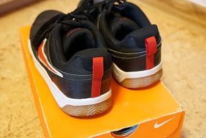 Кроссовки Nike (5 фото из 5)
