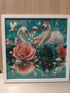 Картина камнями "Влюбленные лебеди"